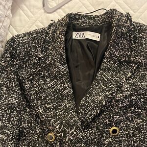 Zara Women's Black and White Tweed Blazer